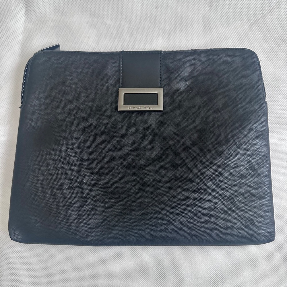 BVLGARI Bulgari Pouch 11x9
Clutch Black
Classy Cute Makeup Pouch Travel NWOT